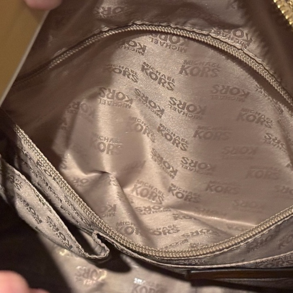 MICHAEL Michael Kors Bedford Top Zip Shoulder Bag - Picture 6 of 10